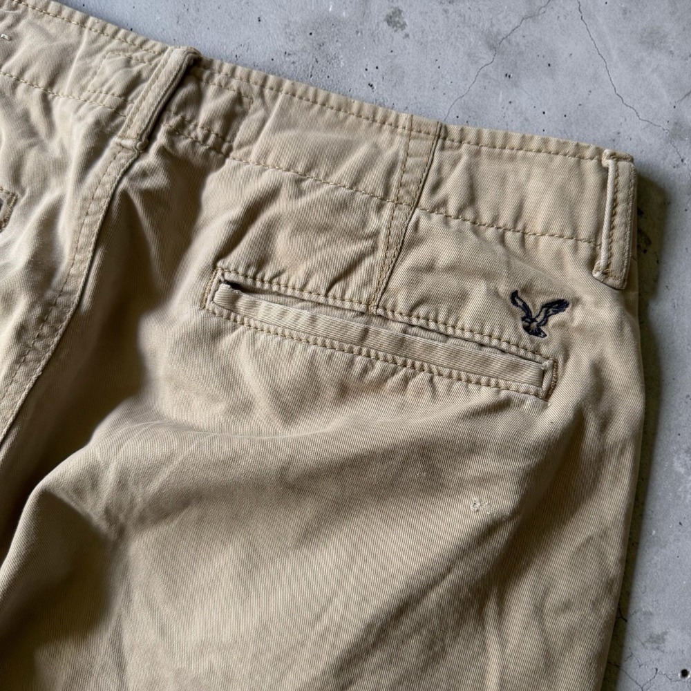 American Eagle Outfitters Men's Classic Beige Cotton Cargo Shorts Button Pockets